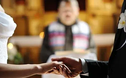 Pourquoi la mariée est restée ?