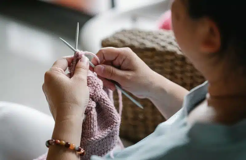 Des conseils infaillibles pour réussir vos écharpes tricotées à la main