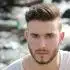 Coupe de cheveux courte pour homme