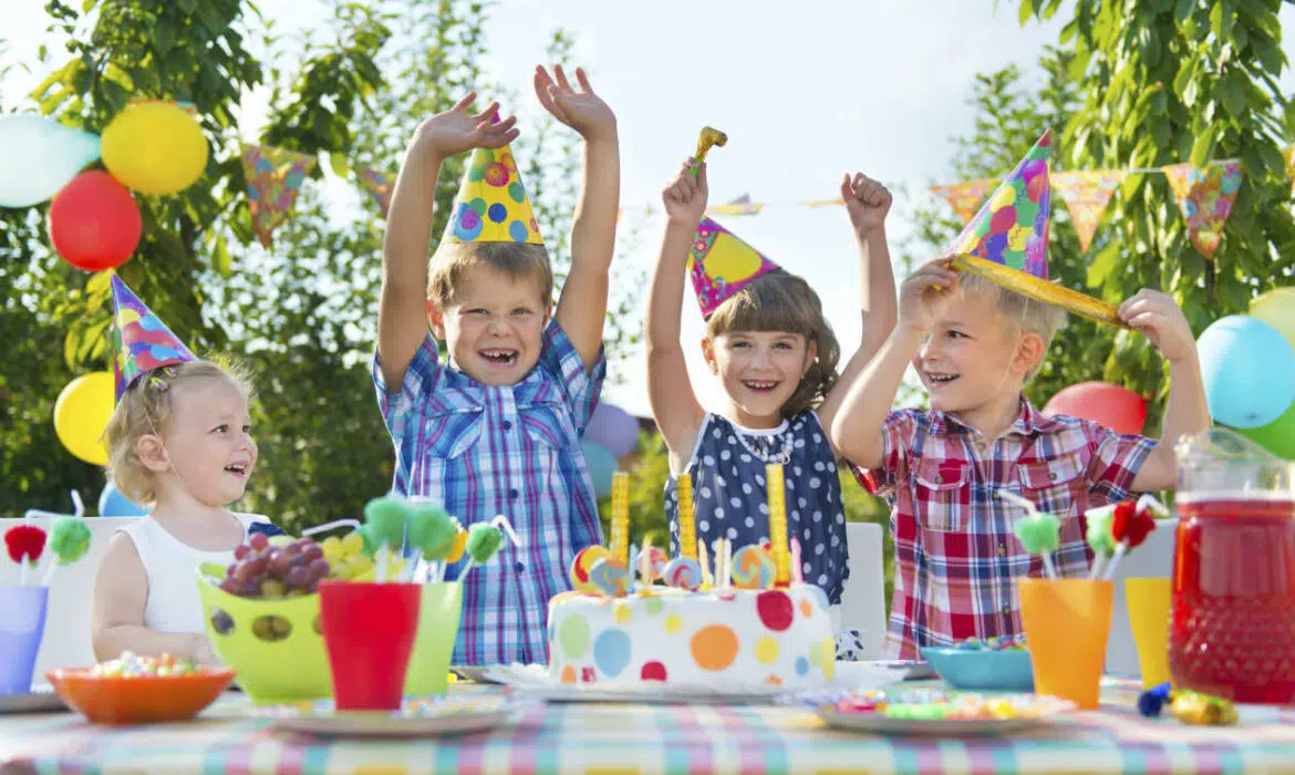 Organiser un anniversaire-surprise : bons plans et mode d’emploi