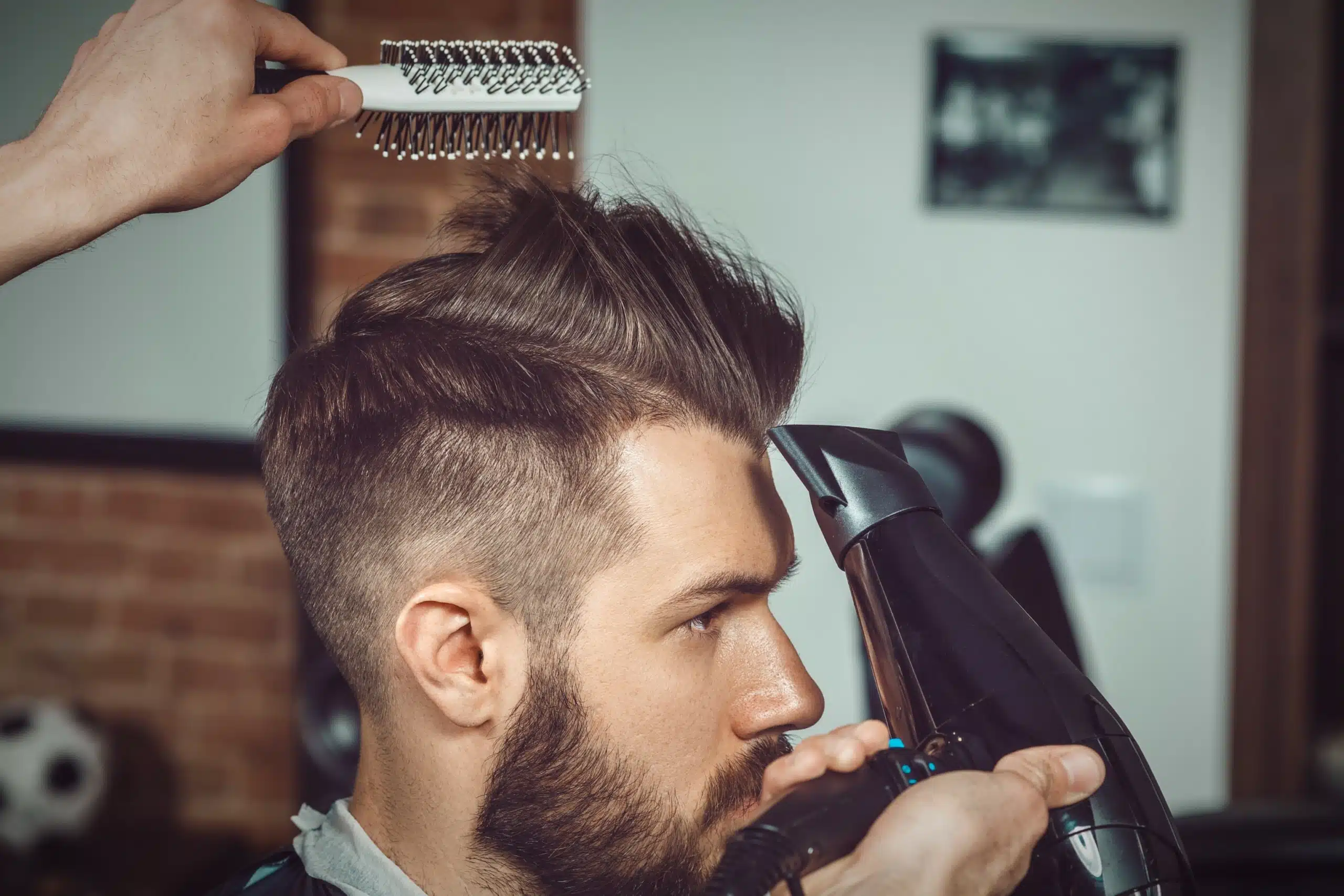 Coupe de cheveux courte pour homme 