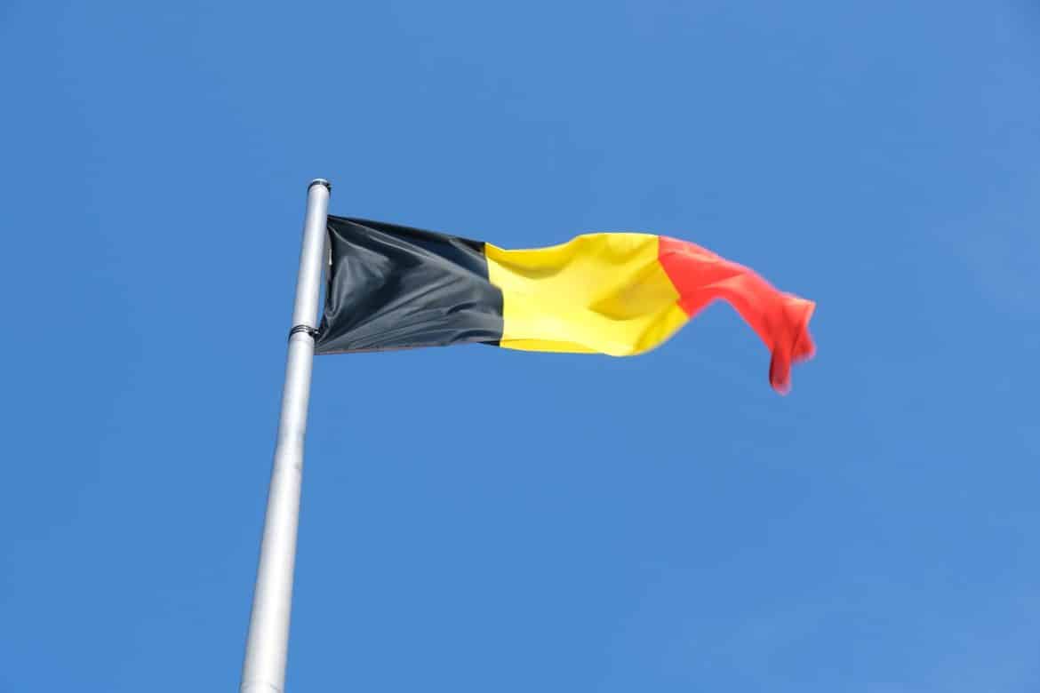 Comprendre les différences entre les drapeaux allemand et belge