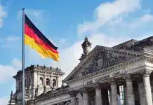 Comprendre les différences entre les drapeaux allemand et belge