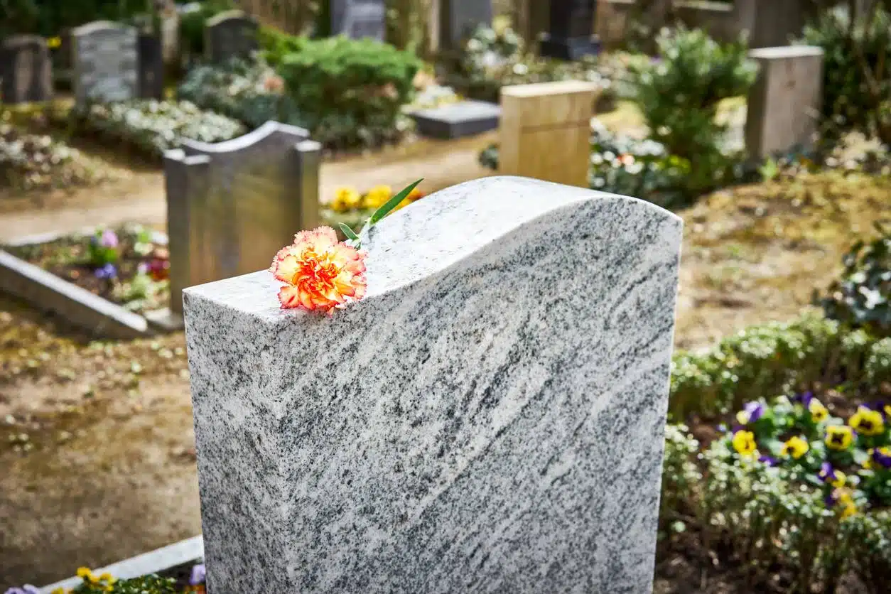 monument funéraire sur mesure, pierre tombale